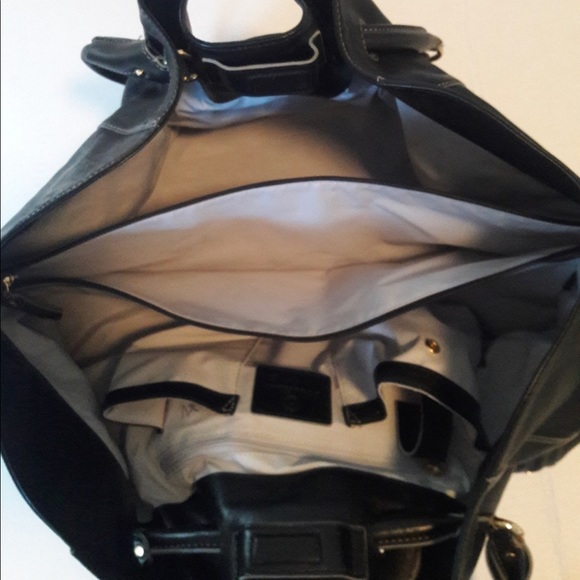 FLASH Sale! Cole Haan Black Leather Shoulder Bag - Picture 4 of 11